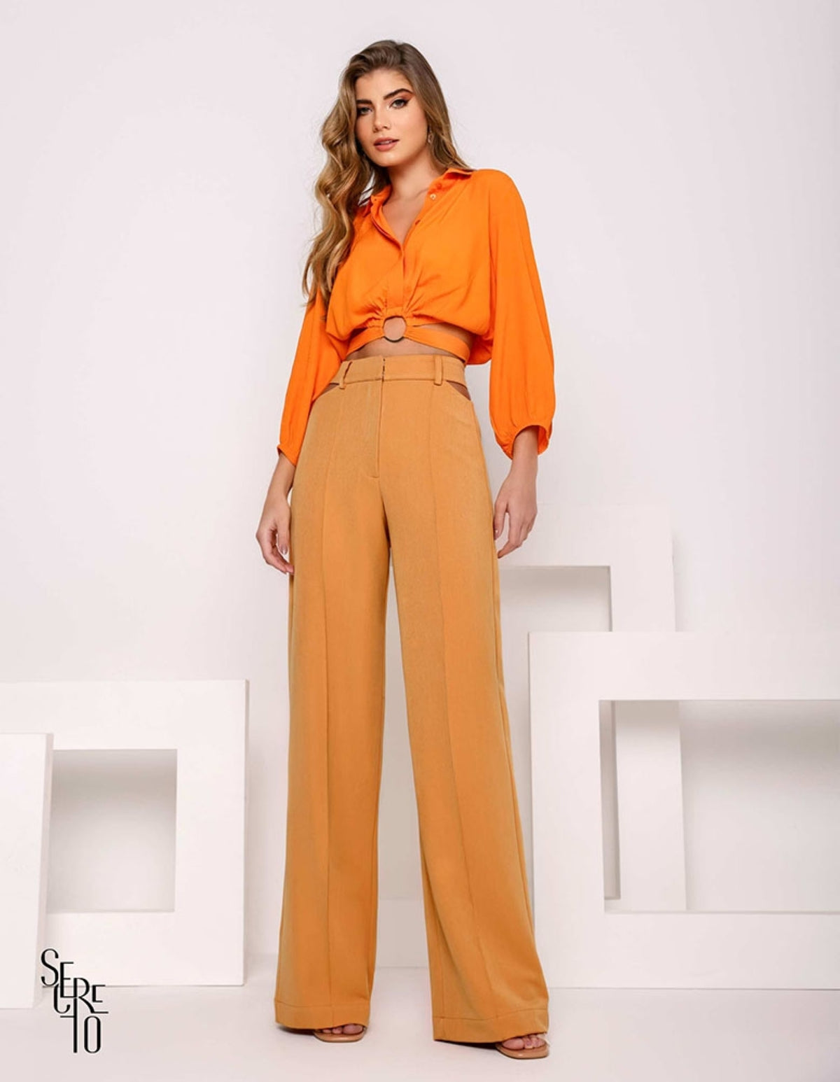Calça Pantalona Vazado Lateral Camel