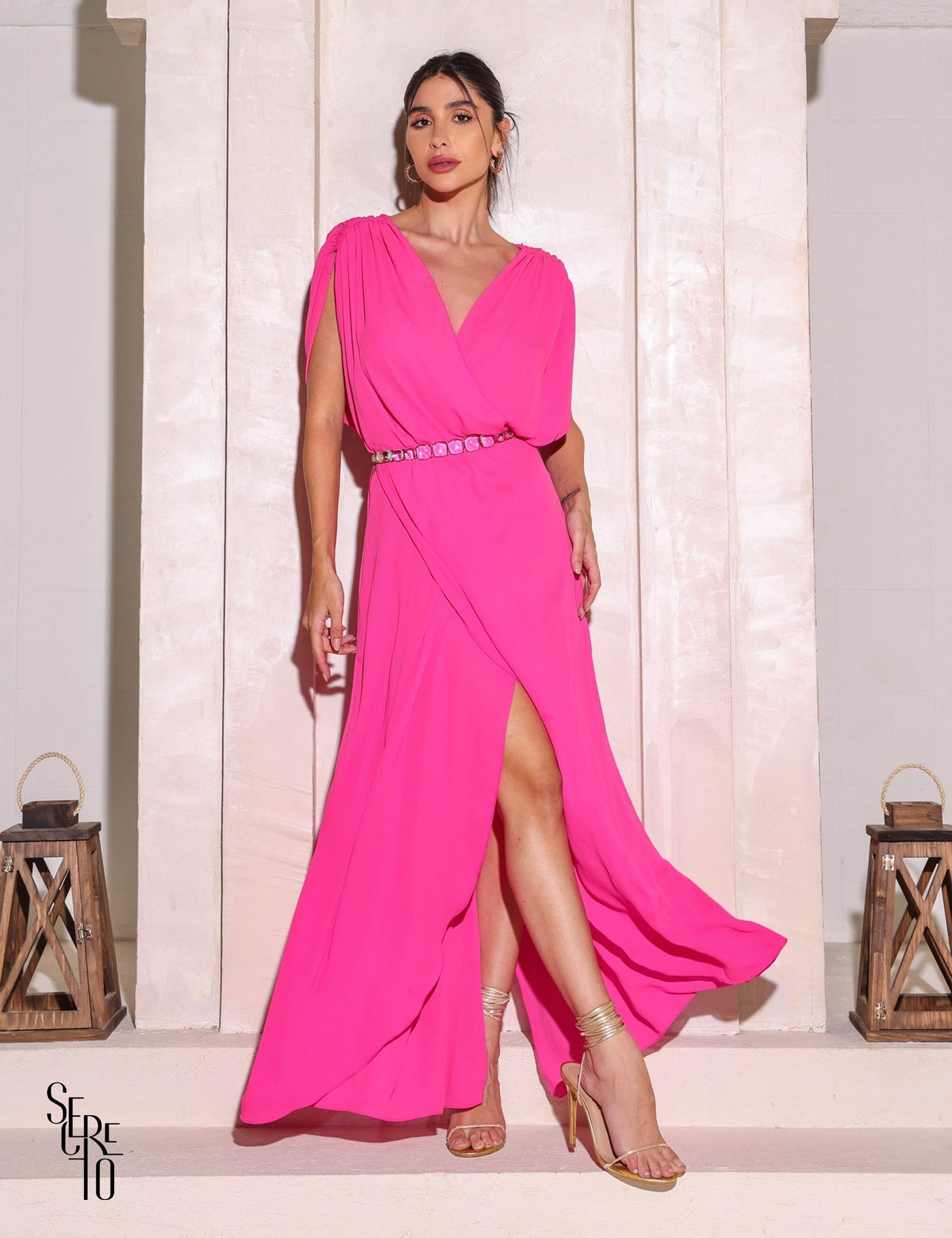 Kaftan Liso Saídas de Praia Longo Frente e Costas Cruzadas Maldivas Rosa (Não Acompanha Cinto e Biquini)