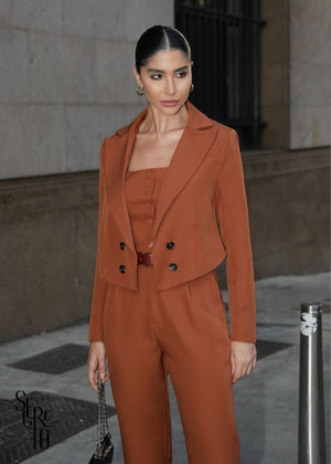Blazer Cropped Alfaiataria Bruna Caramelo