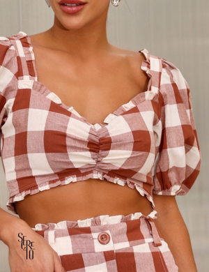 Conjunto cropped e short-saia xadrez marrom Mary