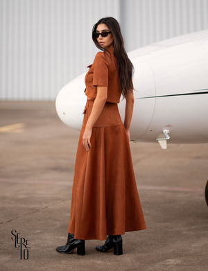 Conjunto Suede Laser Saia e Blusa Chloe Camel