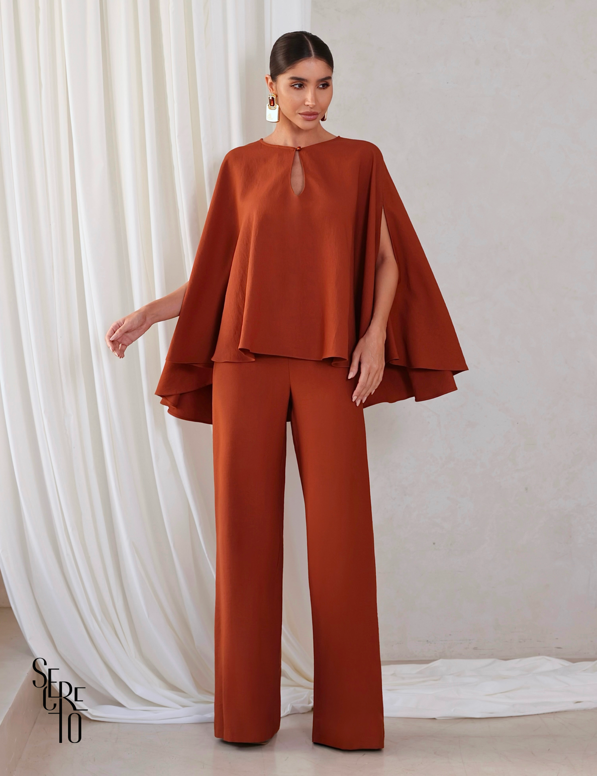 Conjunto Blusa e Pantalona Sabrina Marrom