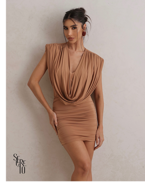 Vestido Curto Drapeado Karina Amendoa