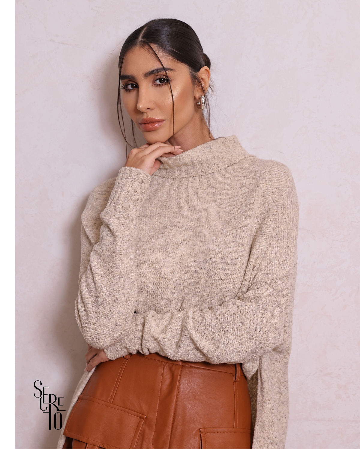 Poncho Gola Alta Thabita Bege