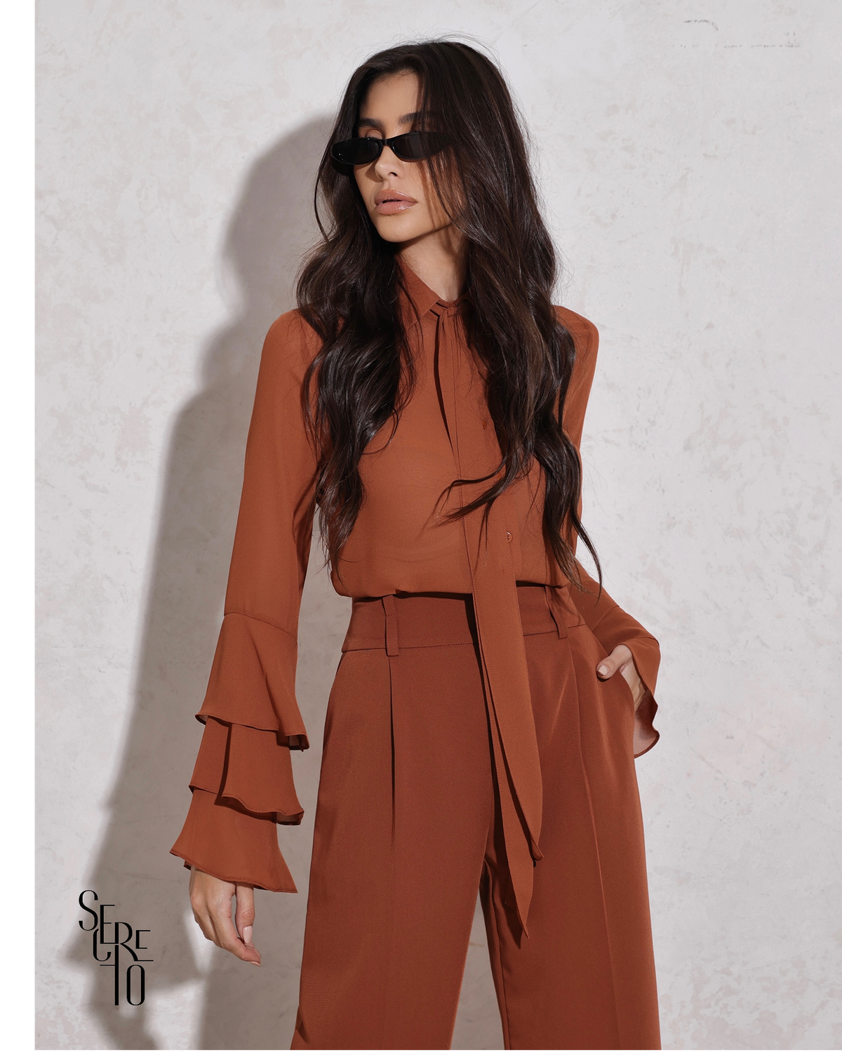 Camisa Alfaiataria Manga Babado Rita Marrom