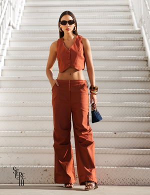 Conjunto Colete e Calça Sarja Malu Terracota