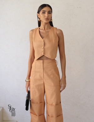 Conjunto Colete e Calça Sarja Malu Camel