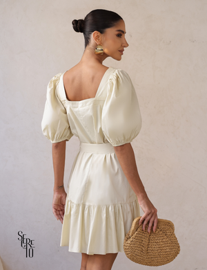 Vestido Curto Manga Bufante com Faixa Cristal Areia