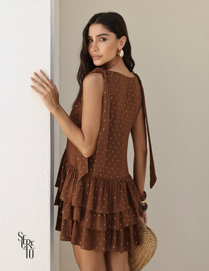 Vestido Curto Dourado com Camadas Roseli Café