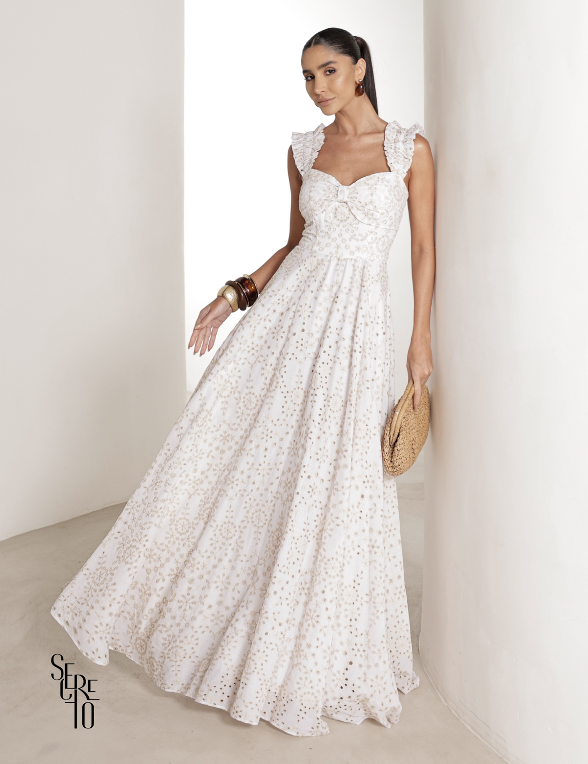 Vestido Longo em Laise com Babados Jessica Branco com Bege