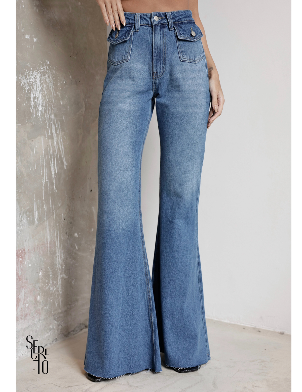 Calça Jeans Flare Barra Fio Julyane Azul