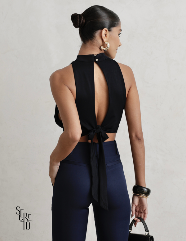 Blusa Gola Alta Costas Abertas Juli Preto