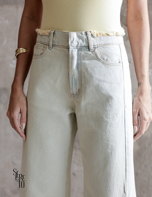 Calça Jeans Flare Nanda Ecru